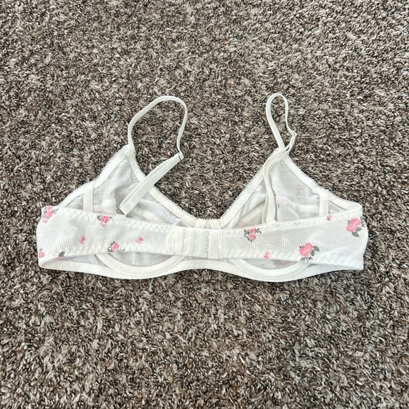 Floral White Bra - Picture 2 of 2